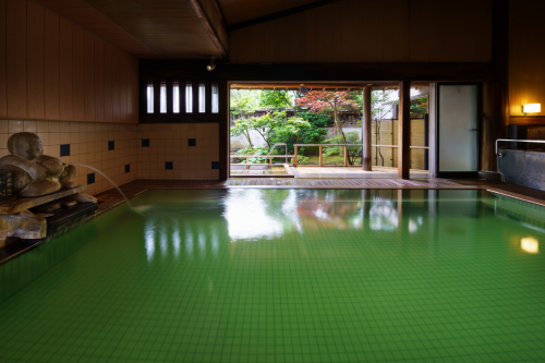 月岡湯香炉源氏の湯