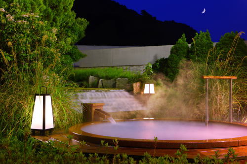 露天風呂「きぬの夢」（シルクバス）