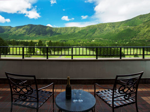 客室バルコニーからの眺め※お飲み物は付きません