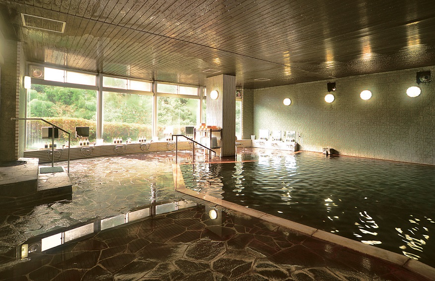 大浴場「滝の湯」