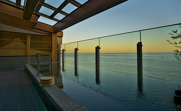 屋上露天風呂「走り湯」