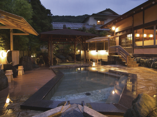 露天風呂「古狸の湯」（男性用）