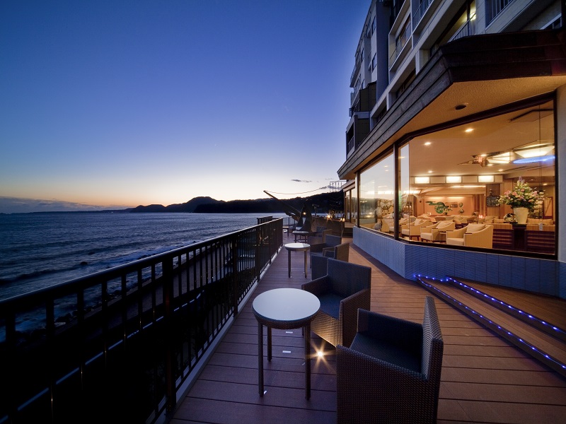 ロビー（夕景イメージ）