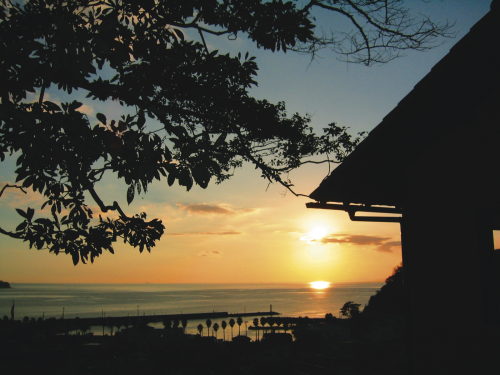 施設からの夕陽（イメージ）