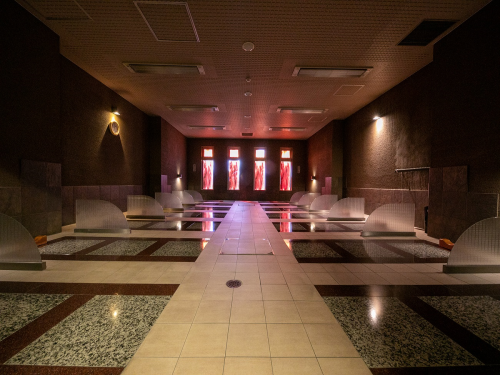 岩盤浴室「稀石洞」