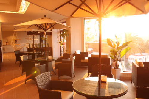 ラウンジ「AZUL」