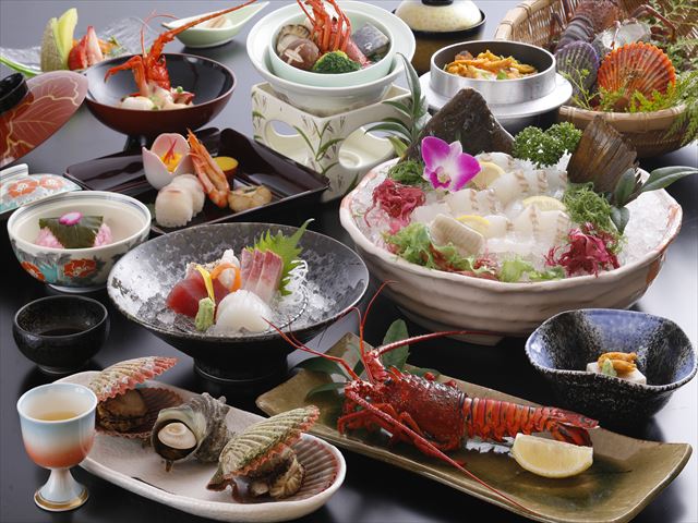 浜島焼会席（イメージ）※平目姿造りは4名様分