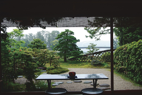 立礼（りゅうれい）ロビー