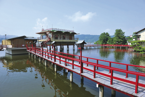 湖上露天風呂外観