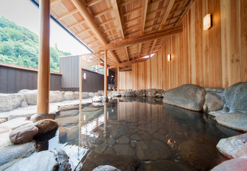 露天風呂「湯処せせらぎ」