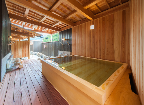 檜風呂「湯処せせらぎ」